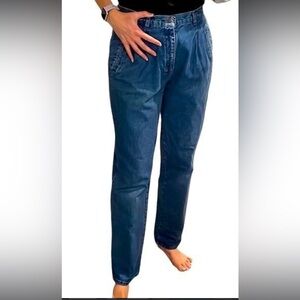 Vintage Northern Reflections women’s size 33  high rise mom jeans.